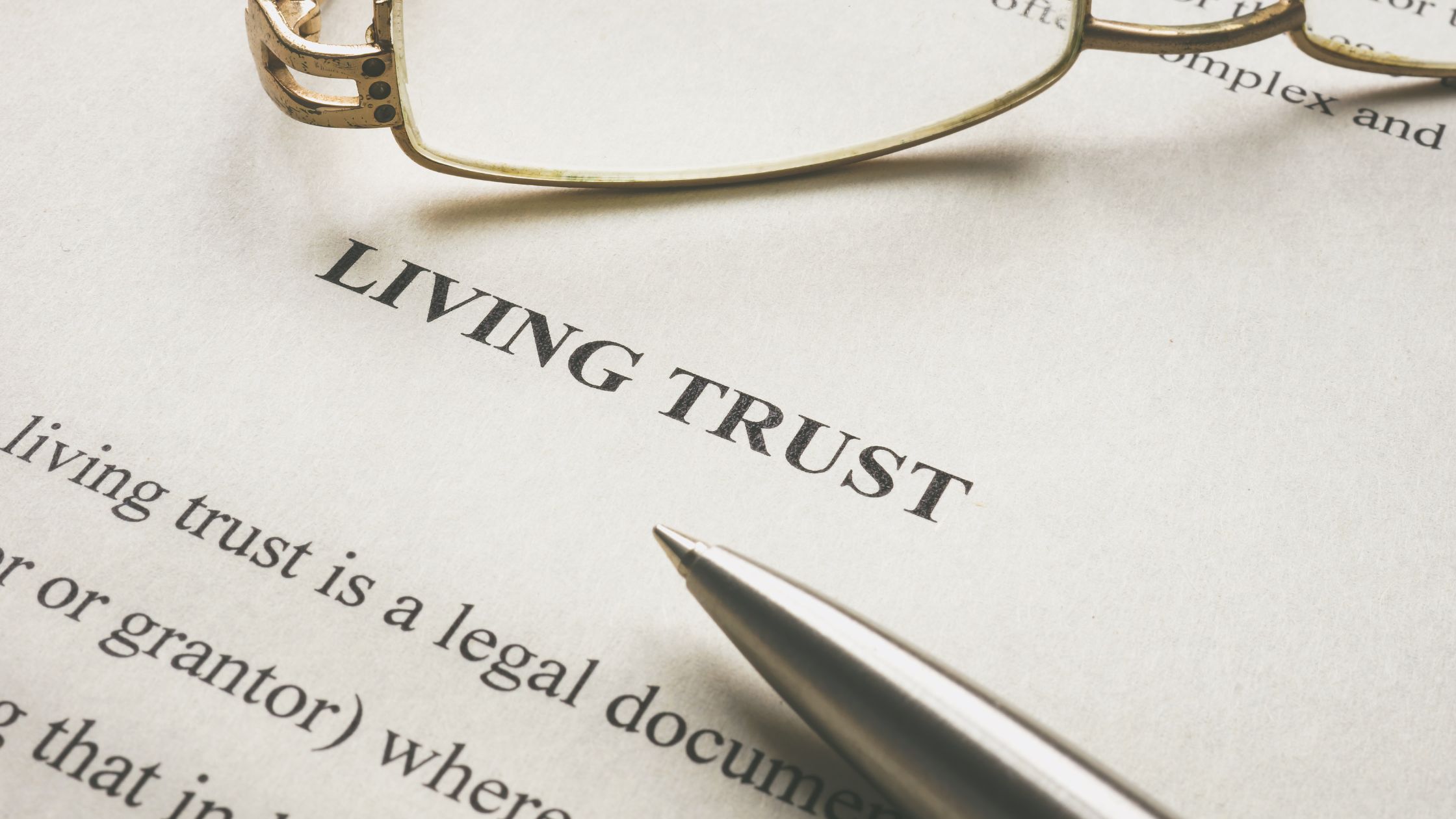 Differences Between a Living Trust and a Will in Arizona